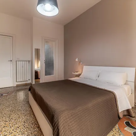 Πανσιόν Azzurra B&B - Metro Lodi